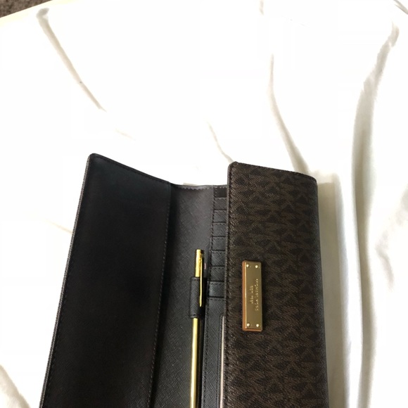 Michael Korda Wallet - Picture 4 of 4